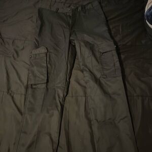 Black cargo pantss